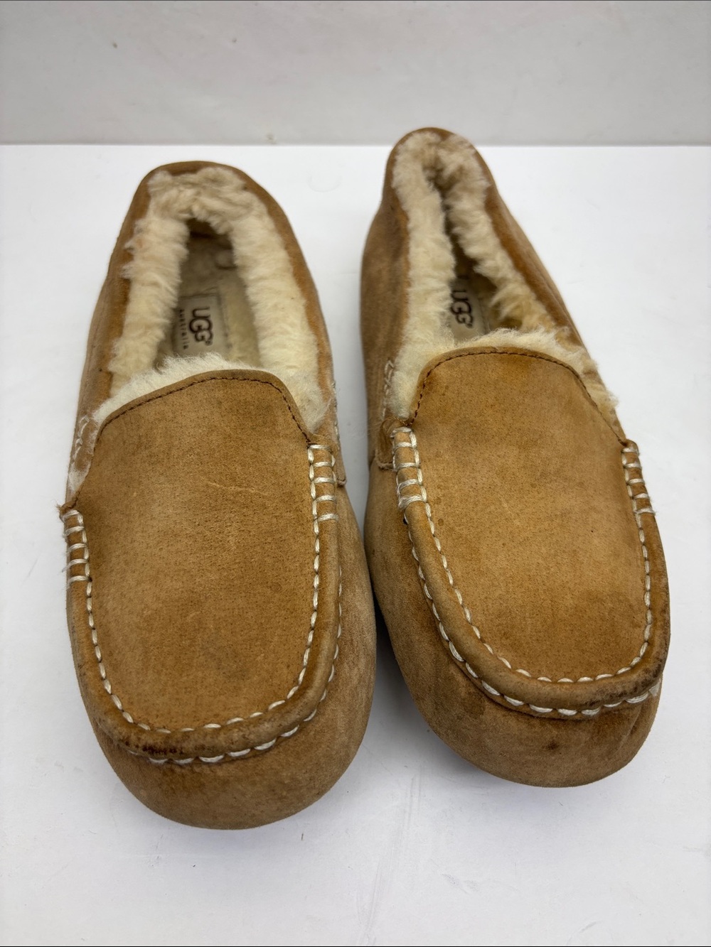 UGG Women’s Chestnut Suede Slipper, SZ 8